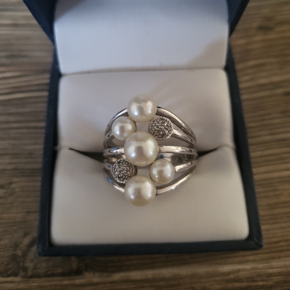 Ring - Picture 3 of 10